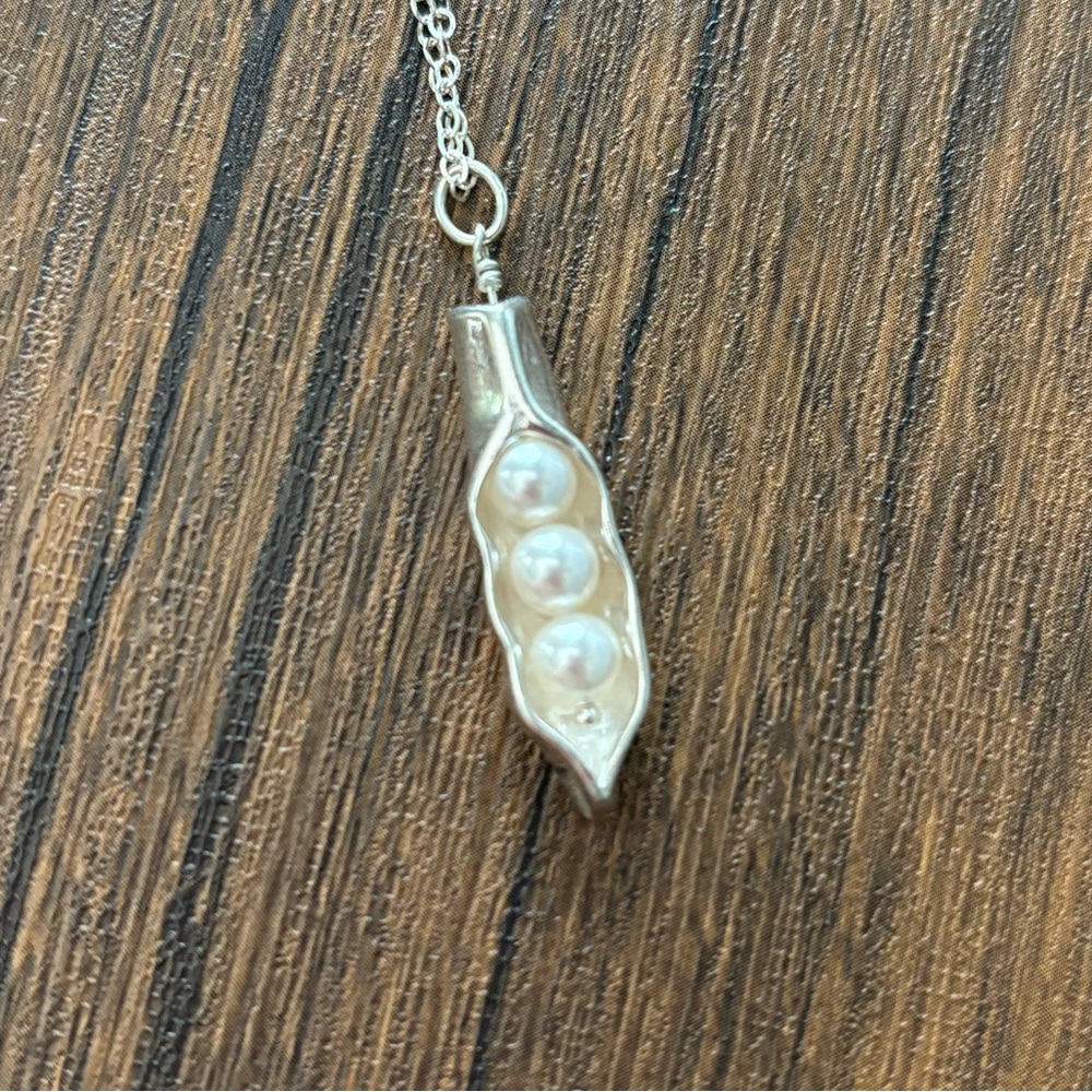 Sterling silver peapod necklace - Picture 2 of 3